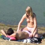 Pareja real tiene sexo en la playa